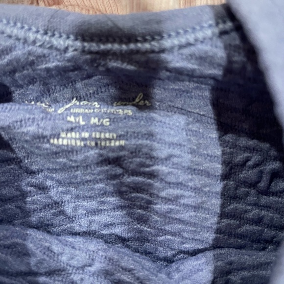 Four Tops Sleeveless PAC Cares and Others - Picture 9 of 14